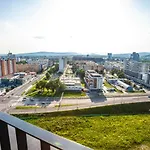 Air-Conditioned City View Apartment 24H Check-In